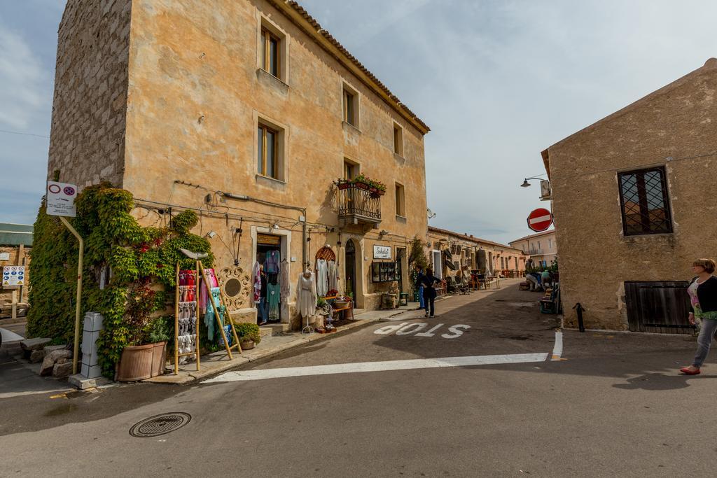 Palazzo Beddoro Leilighet San Pantaleo Eksteriør bilde