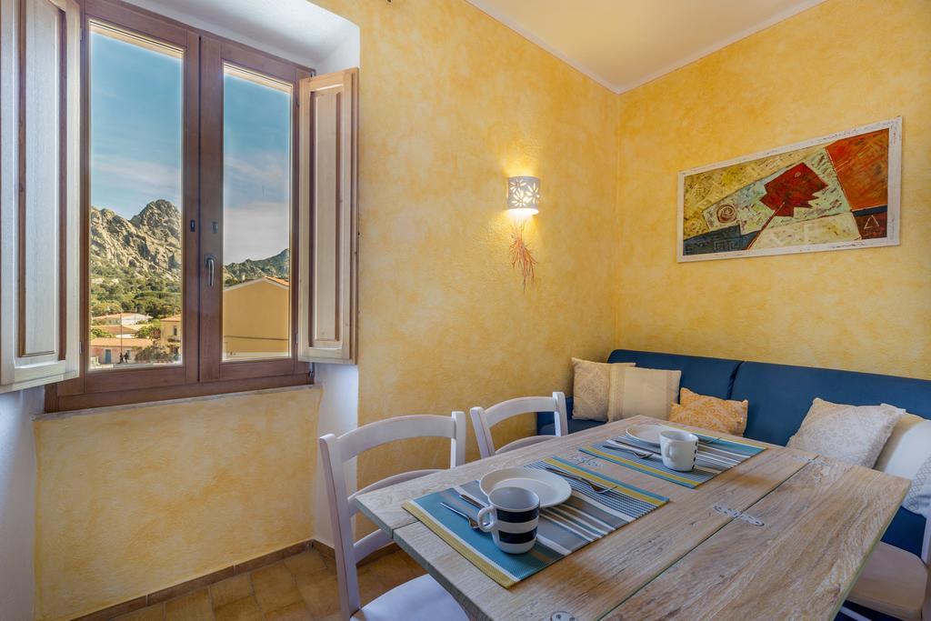 Palazzo Beddoro Leilighet San Pantaleo Eksteriør bilde