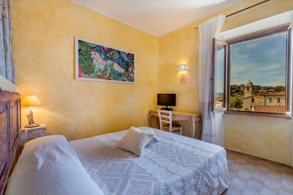 Palazzo Beddoro Leilighet San Pantaleo Eksteriør bilde