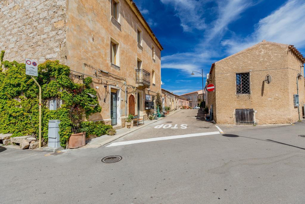 Palazzo Beddoro Leilighet San Pantaleo Eksteriør bilde