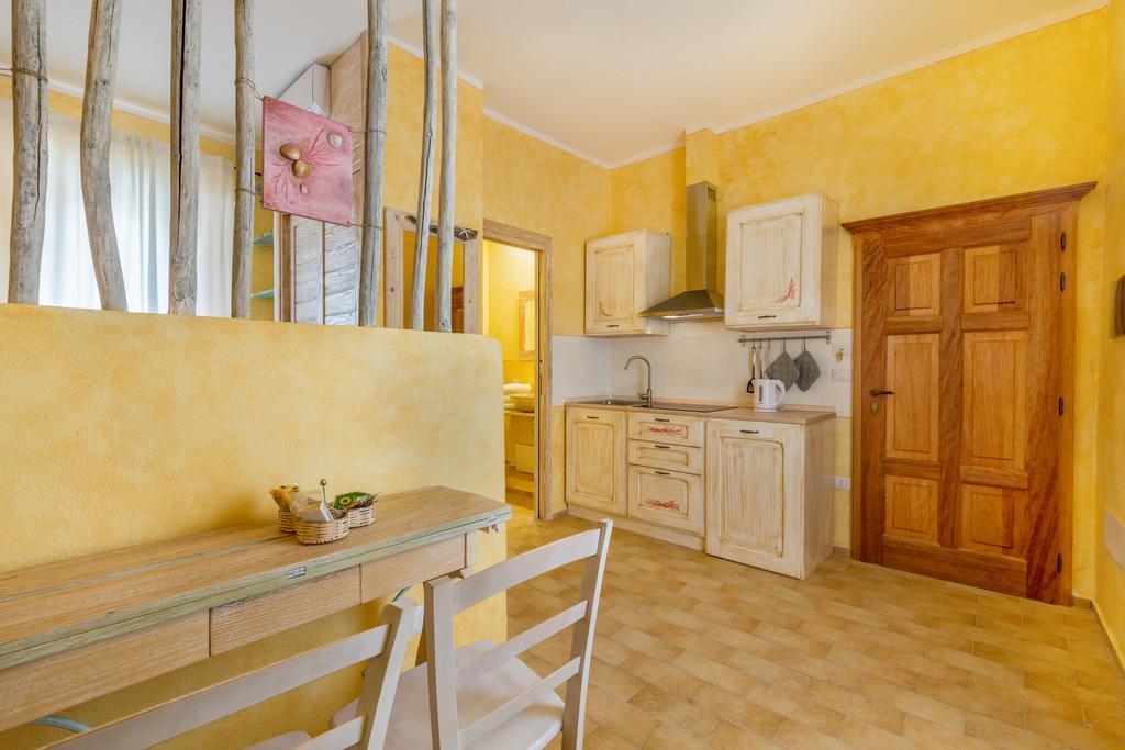 Palazzo Beddoro Leilighet San Pantaleo Eksteriør bilde