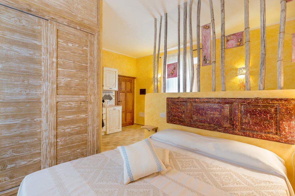 Palazzo Beddoro Leilighet San Pantaleo Eksteriør bilde