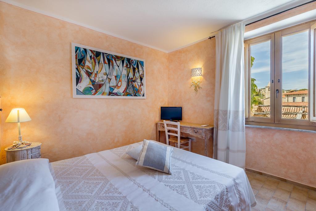 Palazzo Beddoro Leilighet San Pantaleo Eksteriør bilde