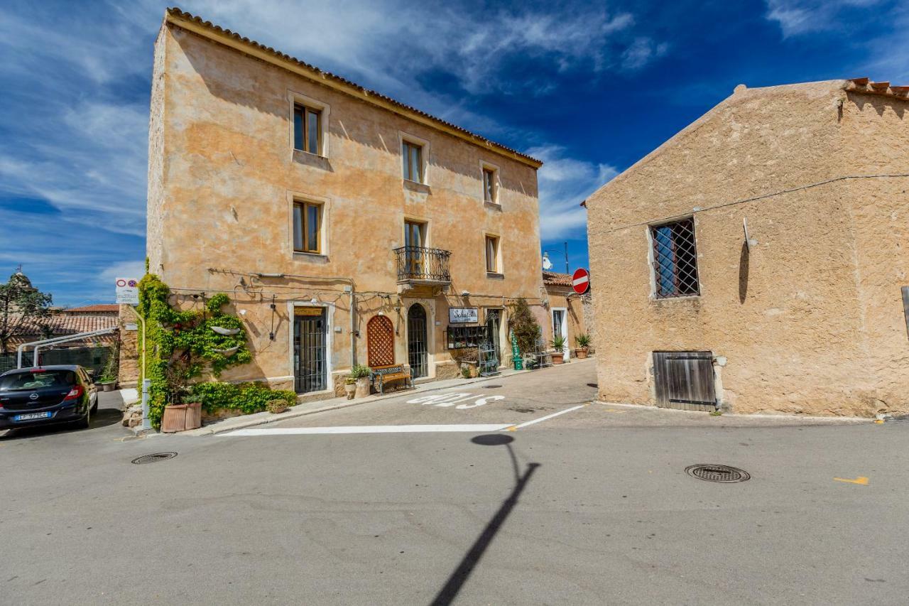 Palazzo Beddoro Leilighet San Pantaleo Eksteriør bilde