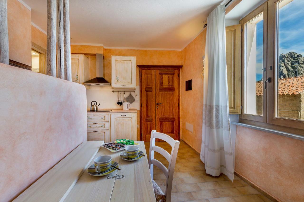 Palazzo Beddoro Leilighet San Pantaleo Eksteriør bilde