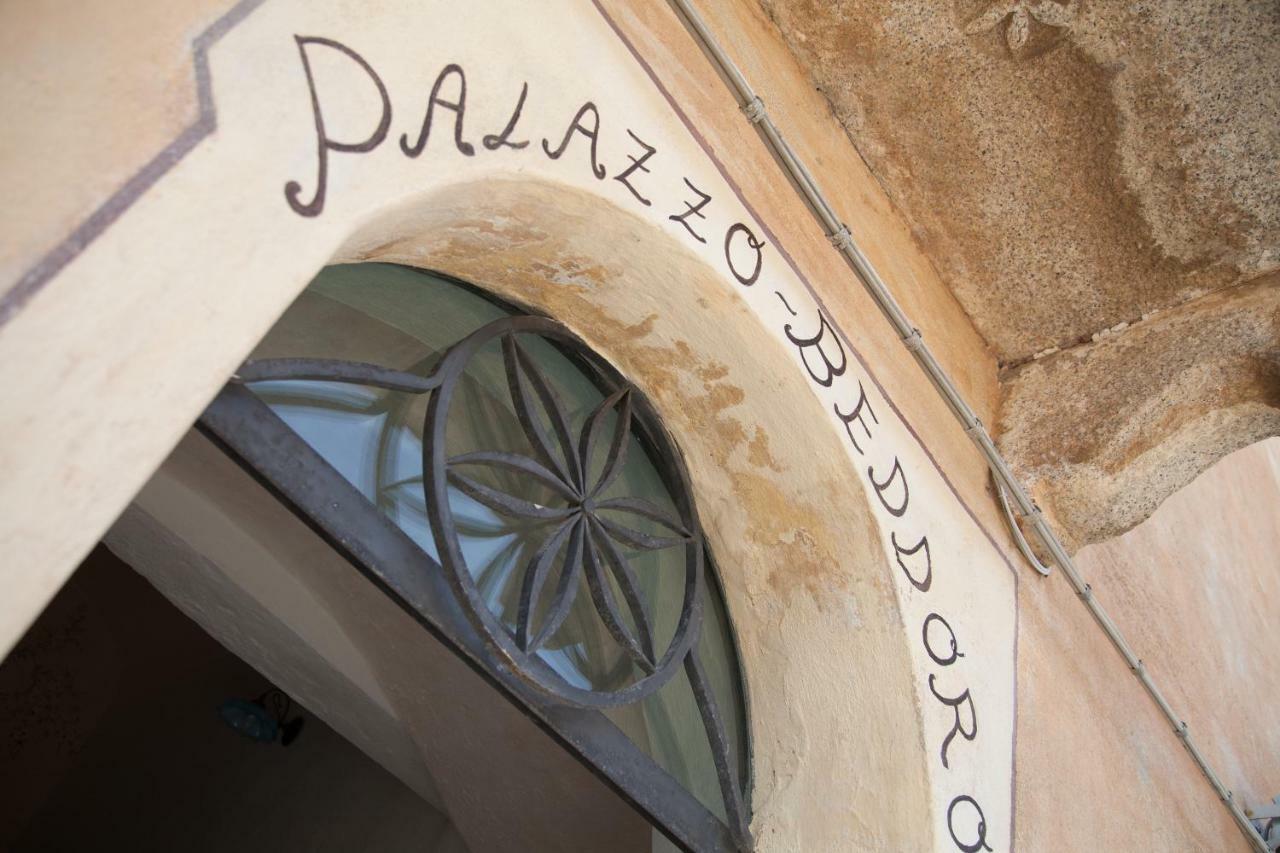 Palazzo Beddoro Leilighet San Pantaleo Eksteriør bilde